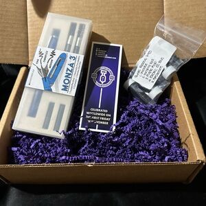 Monteverde Monza Calligraphy pen Never been used Comes with 5 Inks Sealed box